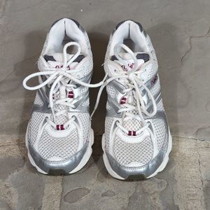 𝅺RYKA Ultima Run running shoes Woman's Size 7.5 White Silver Gym Run Jogging